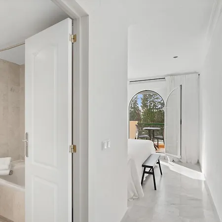 Apartment Unmatched Location, Breathtaking Views, Garage