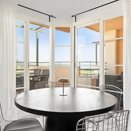 Apartment Unmatched Location, Breathtaking Views, Garage *