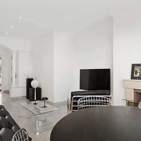Apartment Unmatched Location, Breathtaking Views, Garage