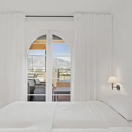 Unmatched Location, Breathtaking Views, Garage Apartment *