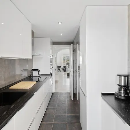 Apartment Unmatched Location, Breathtaking Views, Garage *